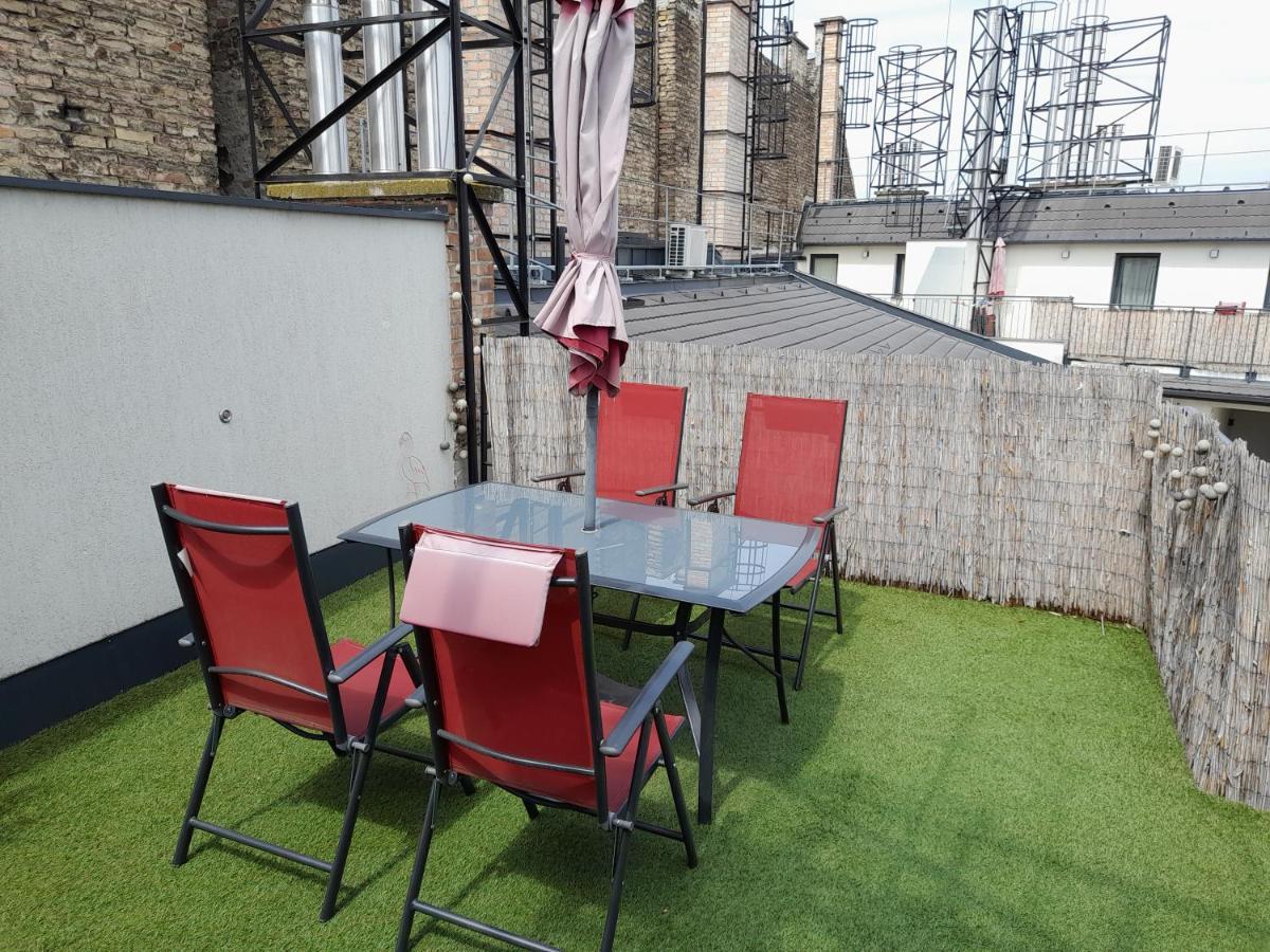 Erkel Rooftop Suites Budapeste Exterior foto
